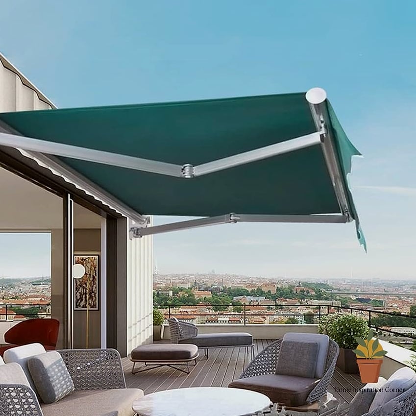 Retractable Awning with Side Curtain Enclosure