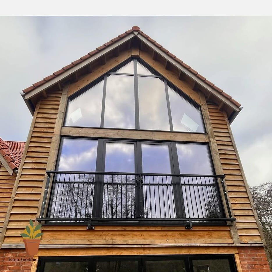 Weathered Wood Railings for a Farmhouse Feel