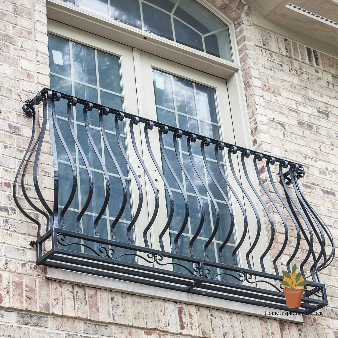 18 Iron Balcony Railing Designs You Need to See Right Now 5 Wrought Iron Railings with Wood Accents