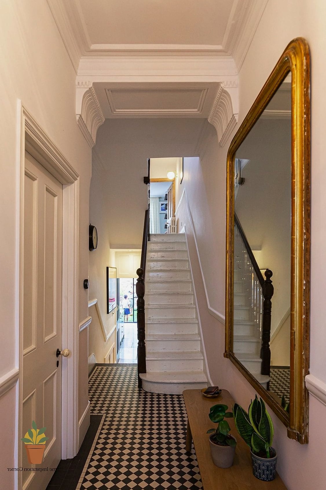 Bold Striped or Geometric Runner
