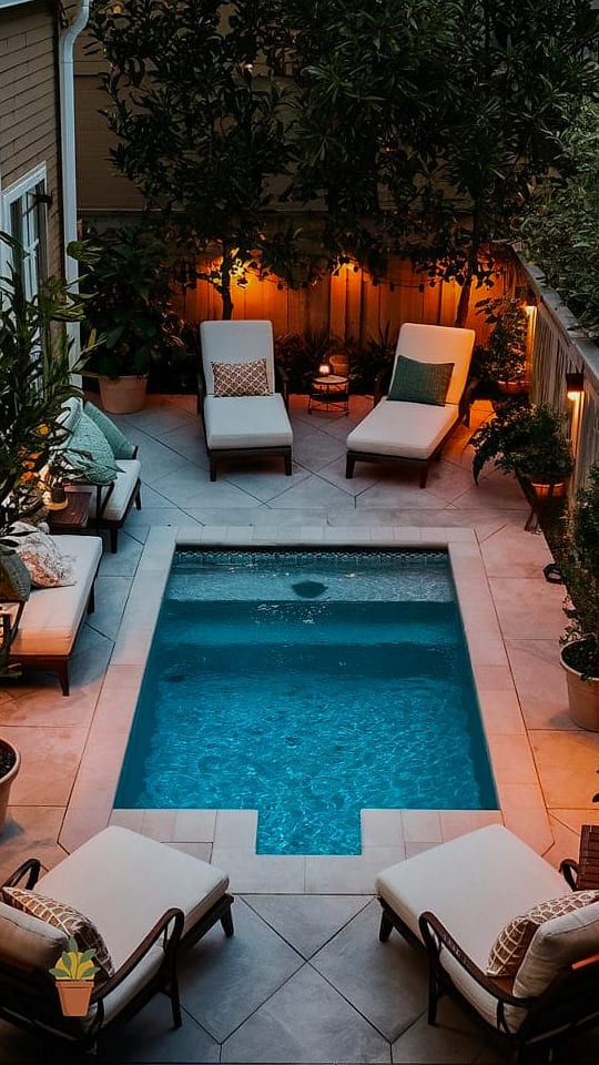 Cocktail Pools with a Built-In Bench
