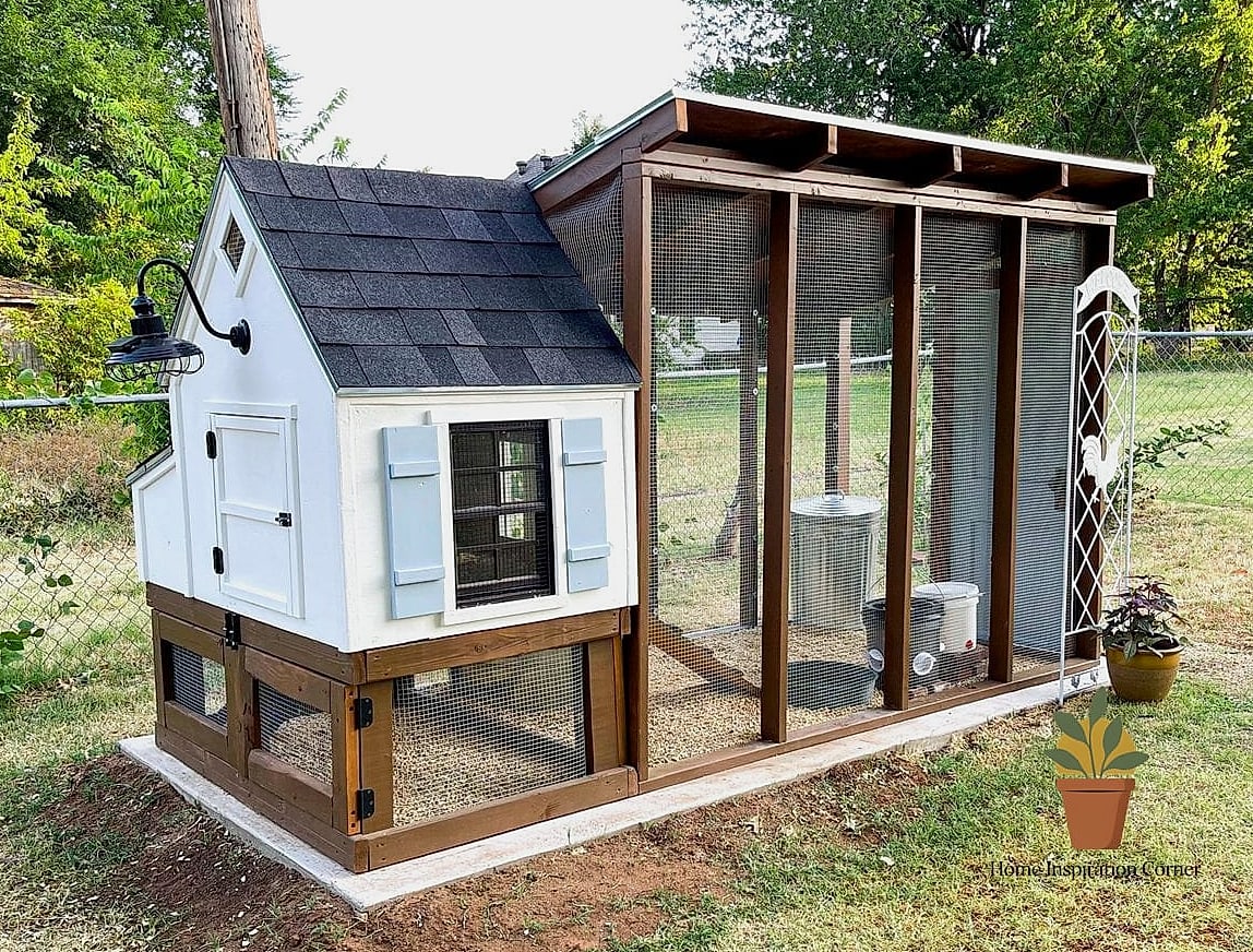 The Coop with Built-In Nesting Box Access
