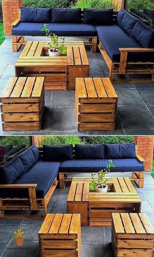 A DIY Pallet Daybed With Weatherproof Cushions