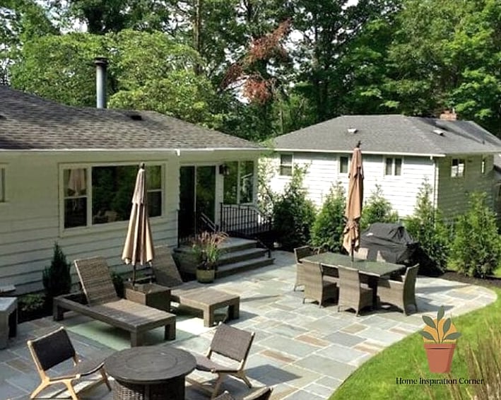 Entertaining Patio with Multiple Flagstone Zones