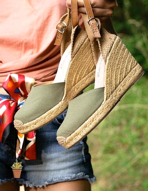 21 Creative Patio Andaluz Ideas You Haven't Seen Before 13 Espadrille Rope Detailing on Outdoor Furniture