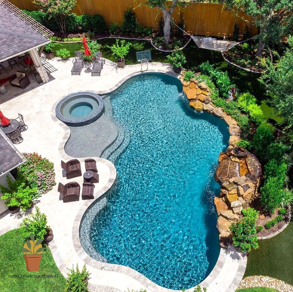 Freeform Pools with Organic Curves
