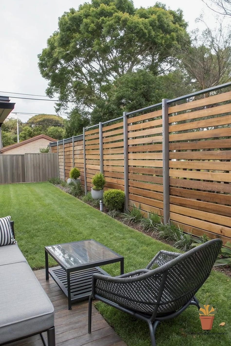 14 Backyard Fences Ideas That Are Trending on Pinterest 2 Horizontal Slat Fencing in Black