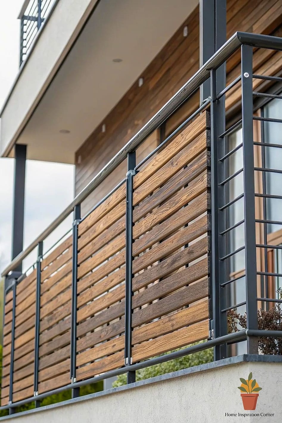 Horizontal Wood Slat Privacy Fence