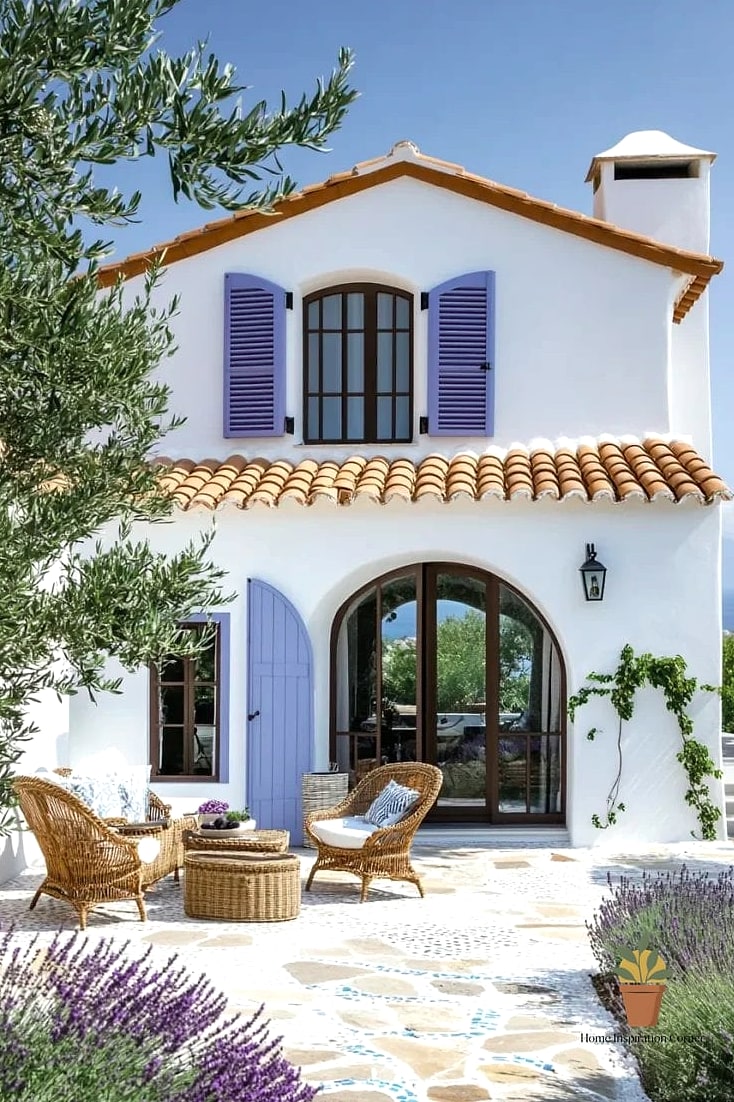 Mediterranean-Inspired Terrace with Terracotta Tile