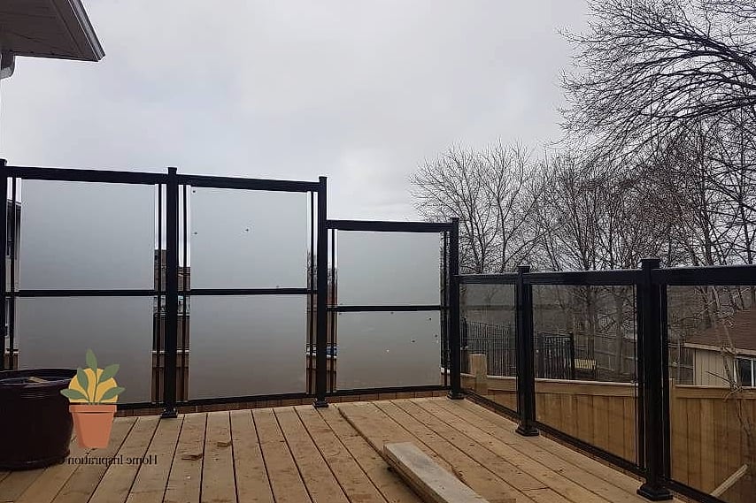 Mini Glass Panels Between Cable Rails