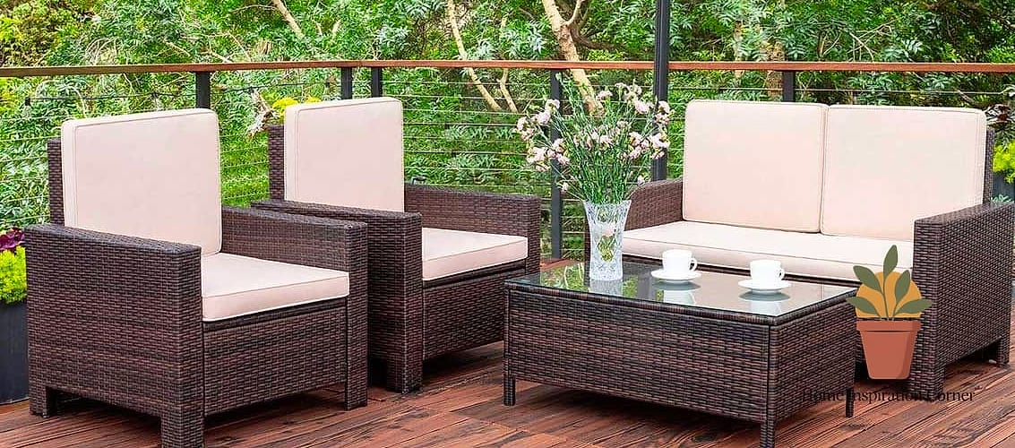 Minimalist Teak Lounge Chairs by the Pool