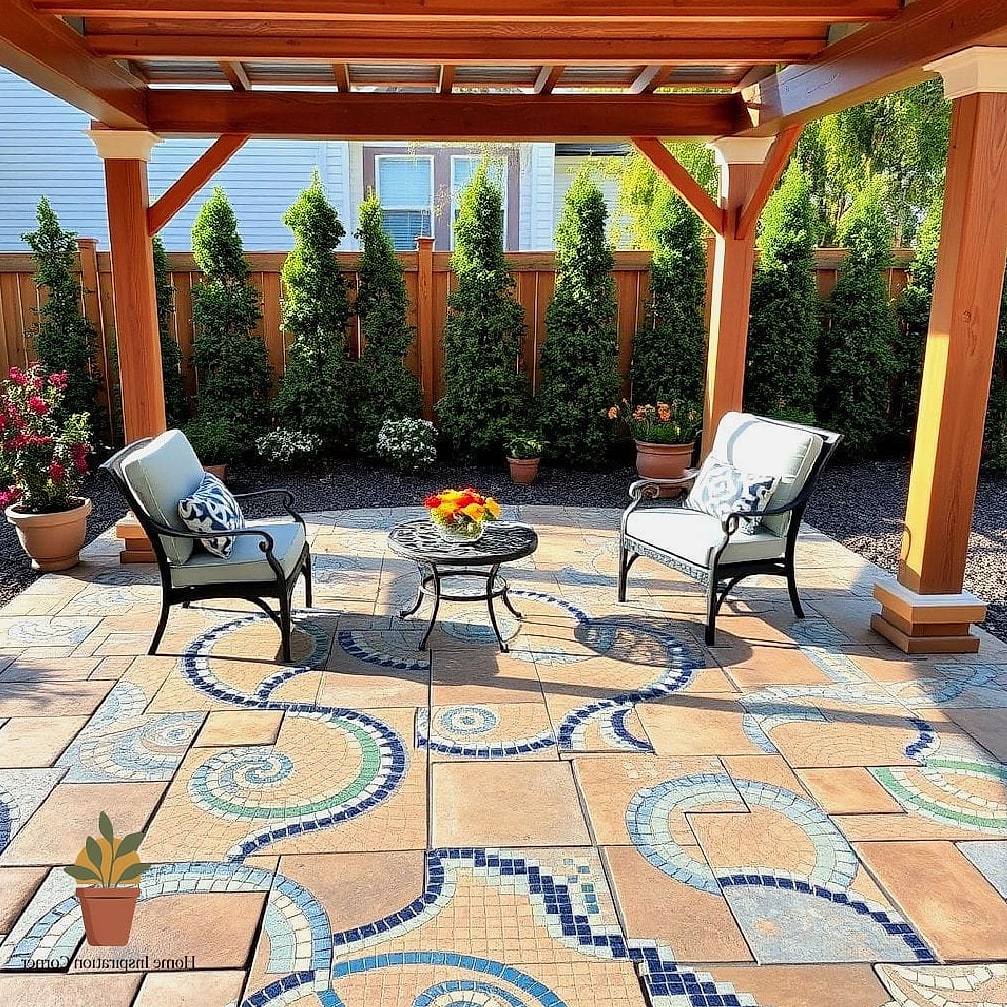 Mosaic Accent Border