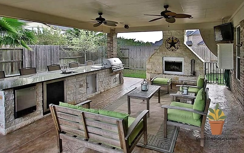 Outdoor Kitchen Under Cover