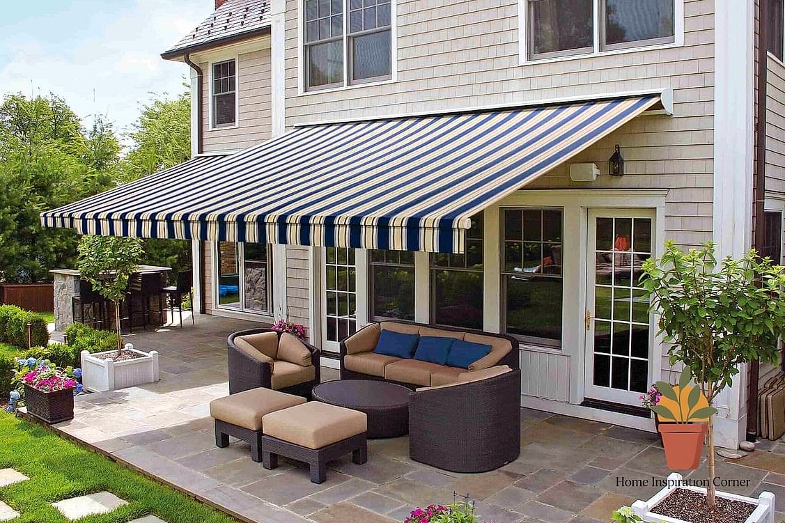 Patio with Retractable Awning