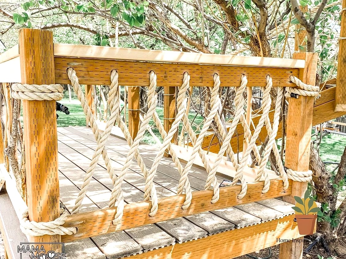 Rope and Wood Nautical-Style Railing