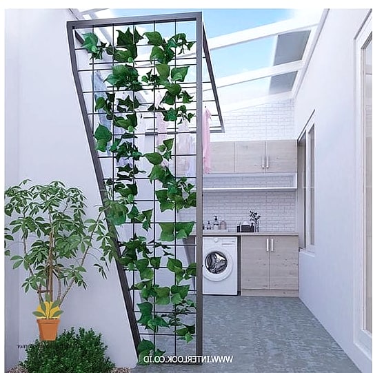 Shaded Drying Line with Retractable Cover