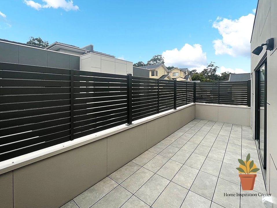 Sleek Aluminum Slat Fence