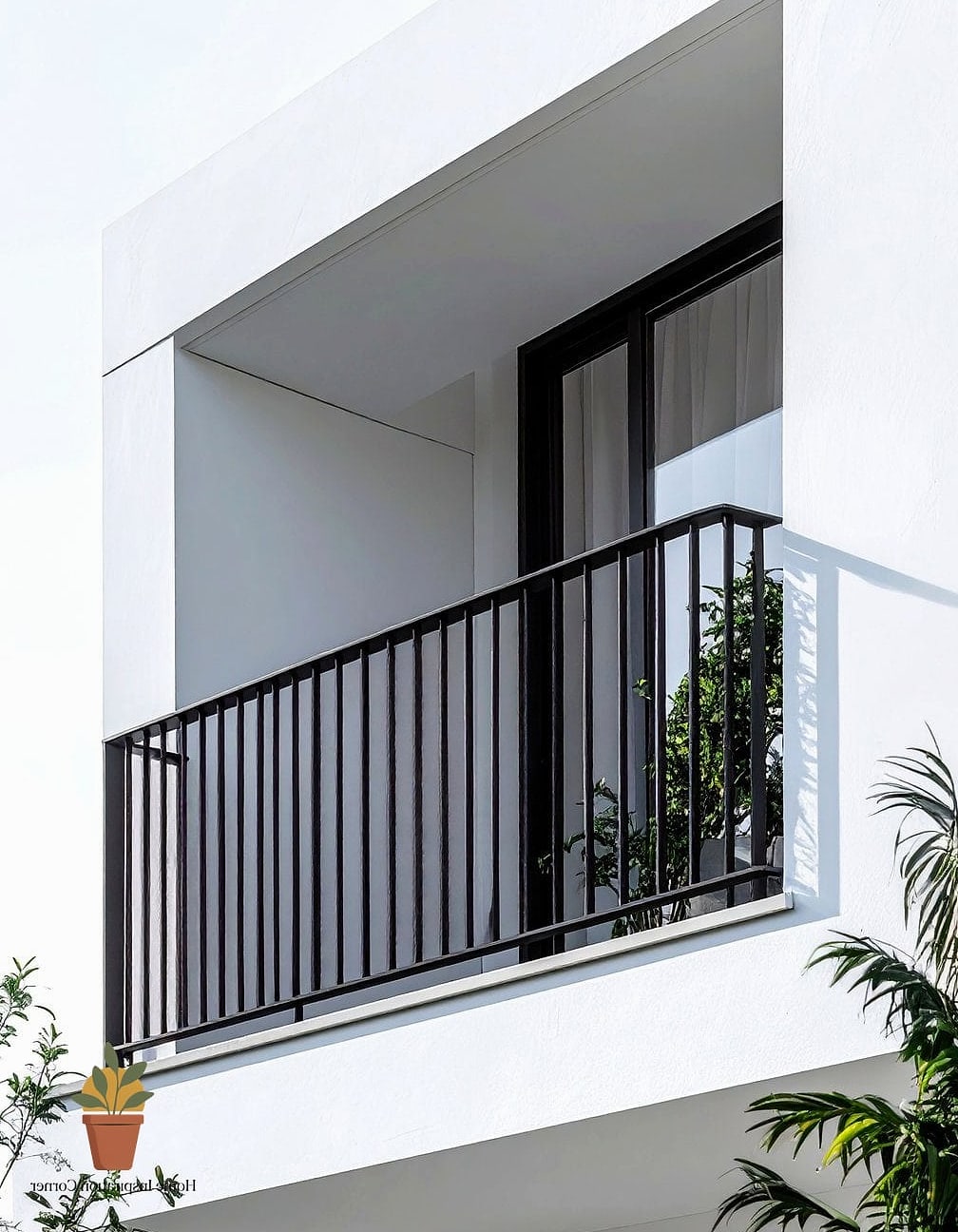 Ultra-Minimalist Frameless Iron Look
