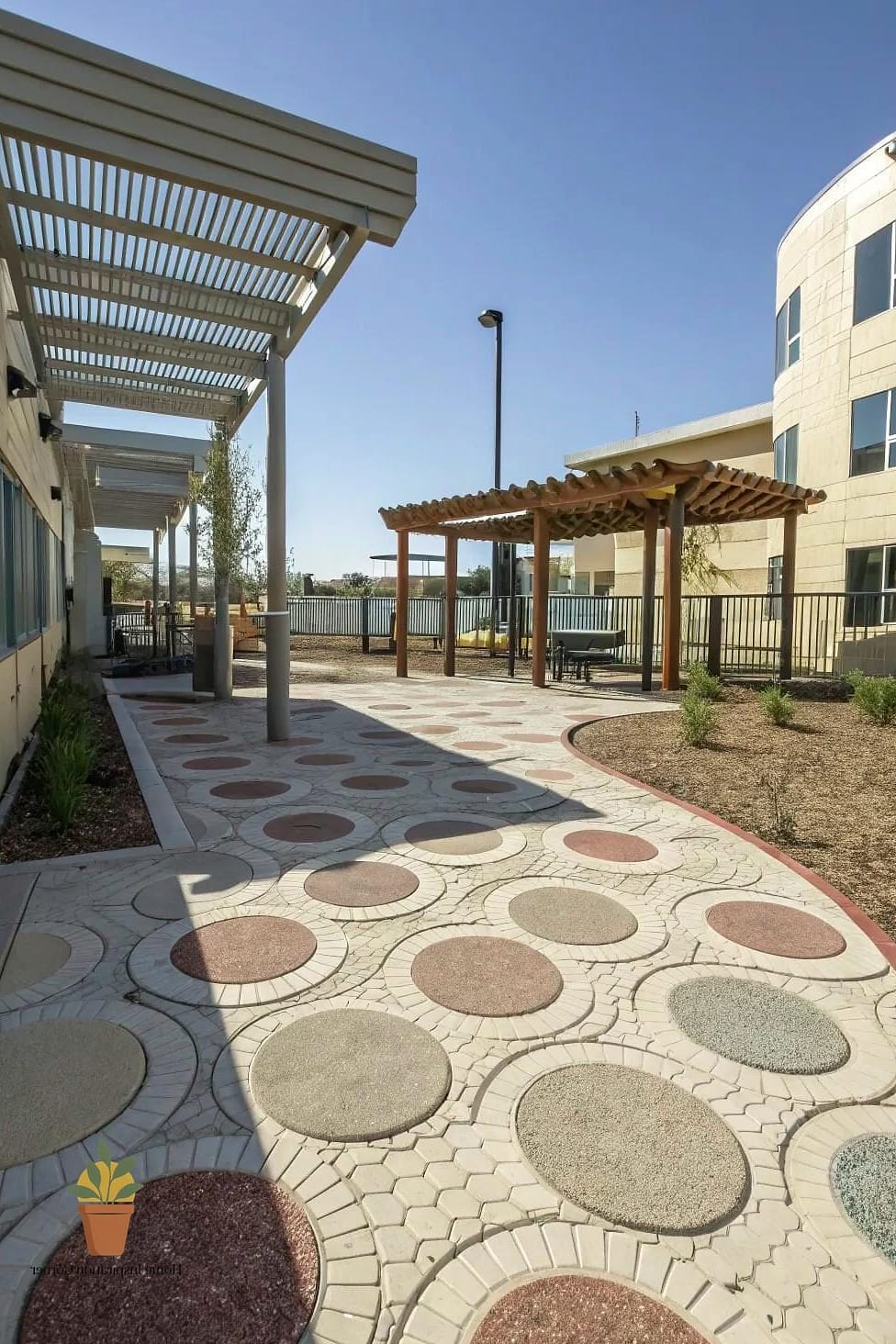 19 Patio Interno Ideas That Are Both Stylish and Practical 4 Use Permeable Pavers for the Flooring
