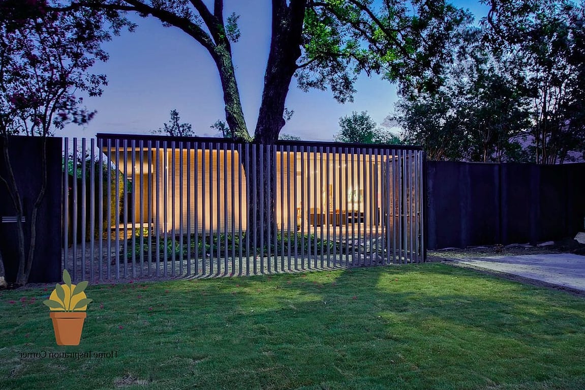 Vertical Steel Picket Fence
