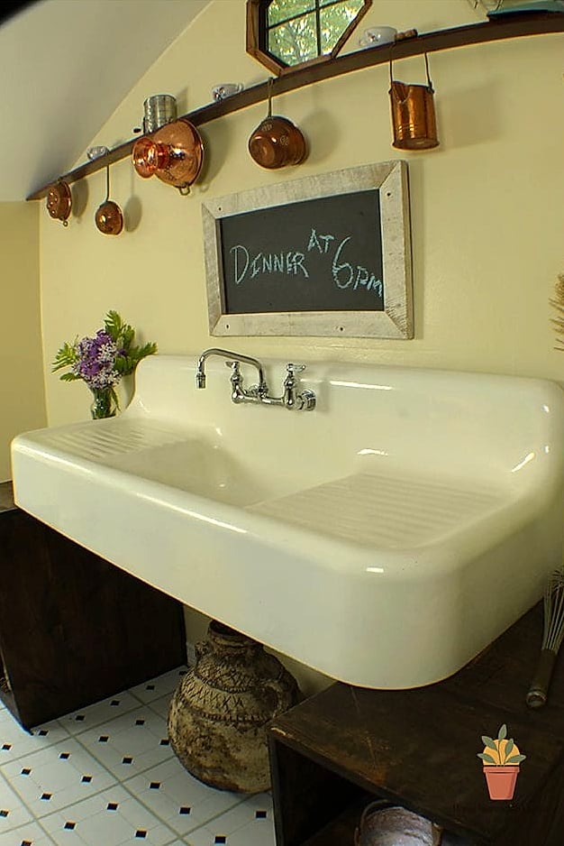 Vintage Farmhouse Sink Planter
