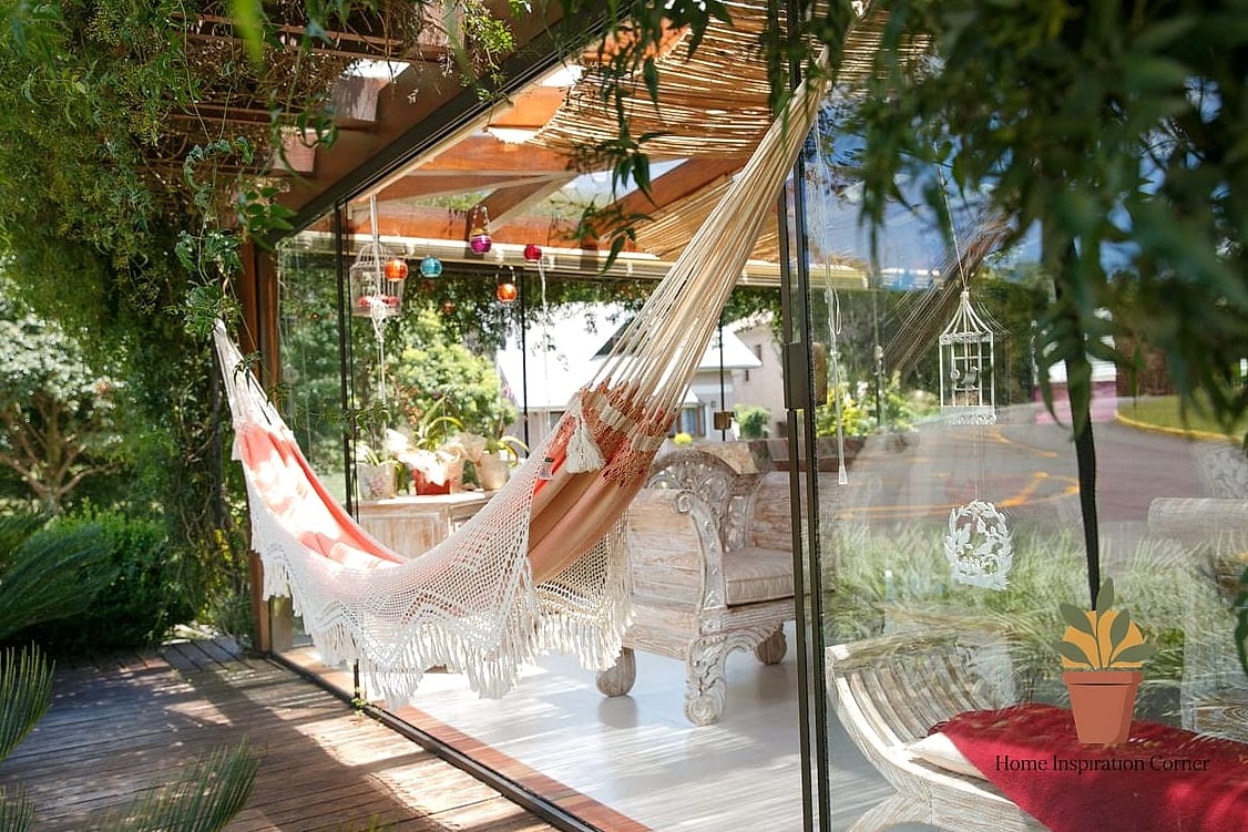 22 Amacas Para Patio Photos That Will Inspire Your Next Project 11 Vintage-Inspired Striped Hammock